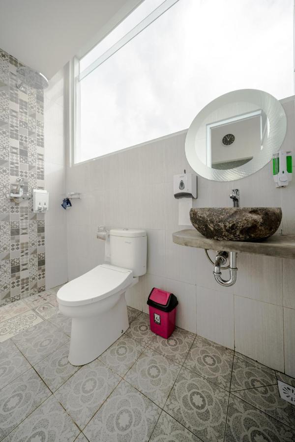 Batununggul The Moon Hostel מראה חיצוני תמונה