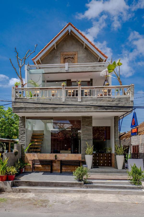 Batununggul The Moon Hostel מראה חיצוני תמונה