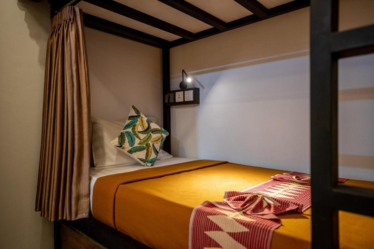 Batununggul The Moon Hostel מראה חיצוני תמונה
